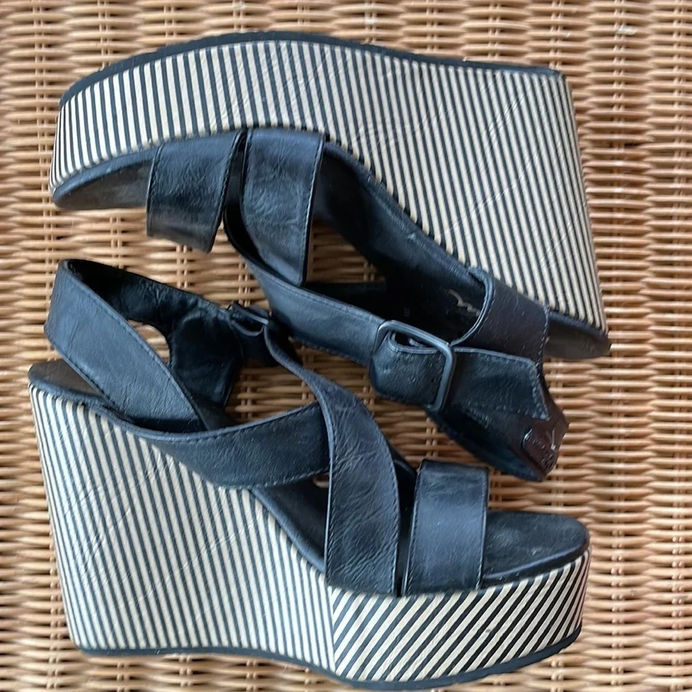 ✨Host Pick✨ Volcom Platform Wedges NWOB